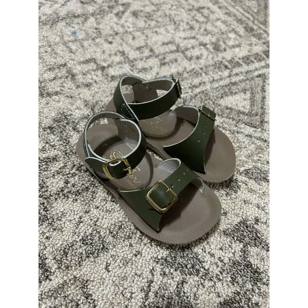 Sun San Sandals Size 7 Olive Green